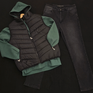 Combo Buzo, Chaleco y Jean Negro.